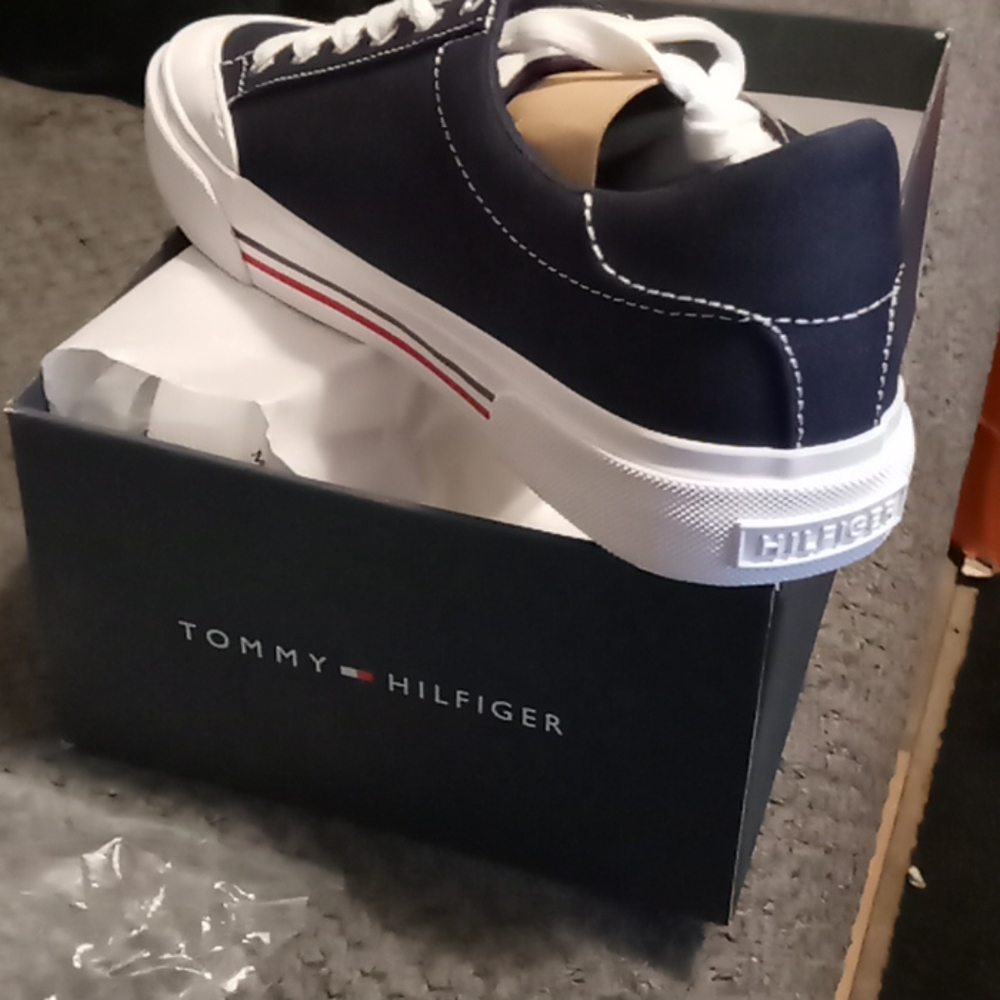 Shoes - Picture 4 of 5